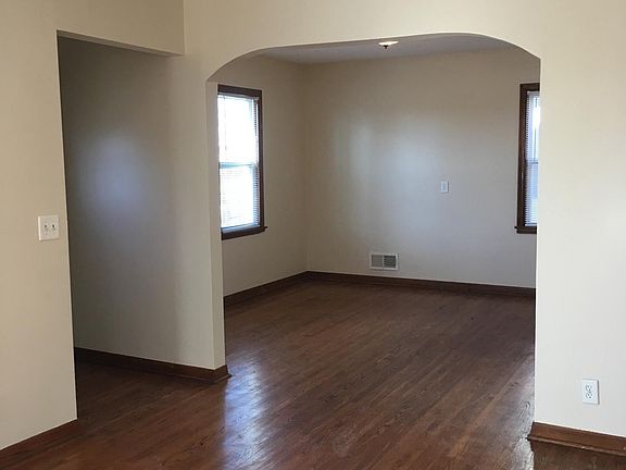 4th image of 3410 Irving Ave N