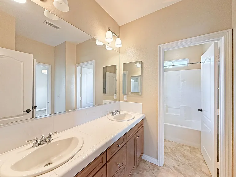 8404 Katherine Claire Ln — Photo 11