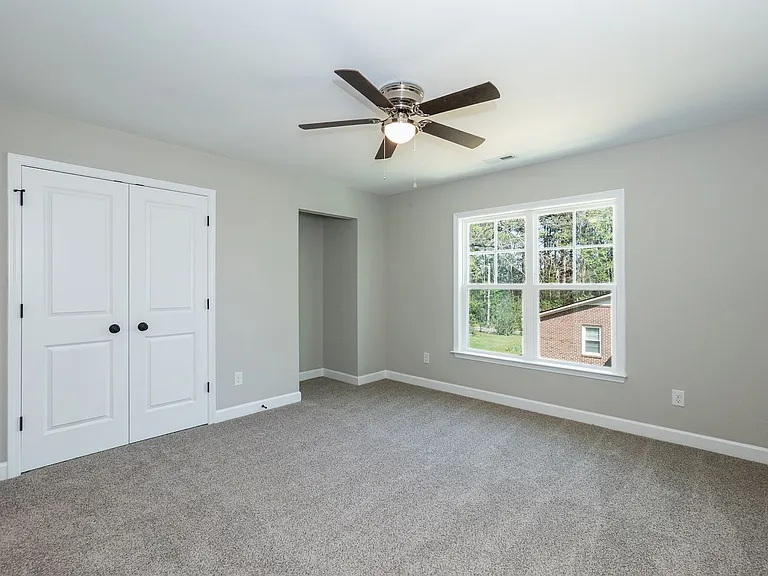 426 N Allen Rd — Photo 17