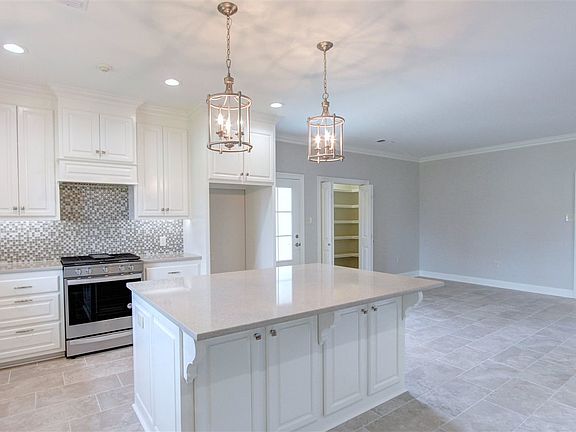 5th image of 189 Waterford Dr