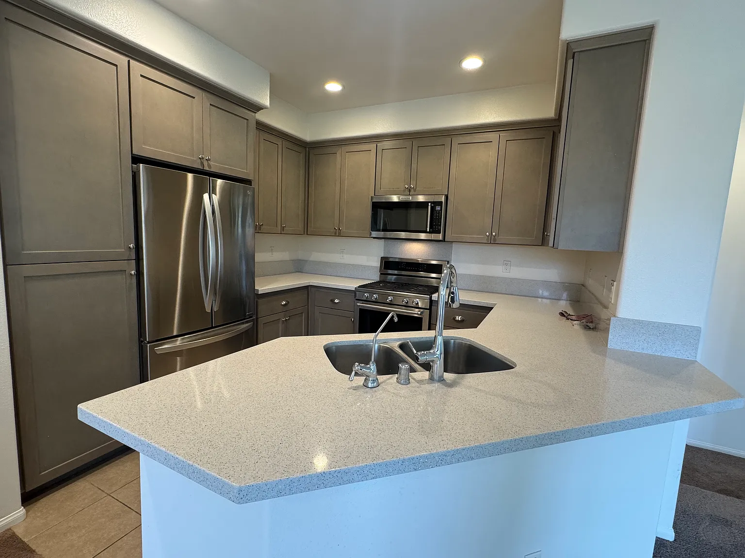 2 bed, 1282 sqft, $4,300 — Photo 4