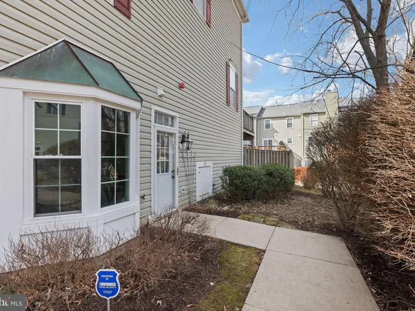 1126 Wickford Ct, Crofton, MD 21114