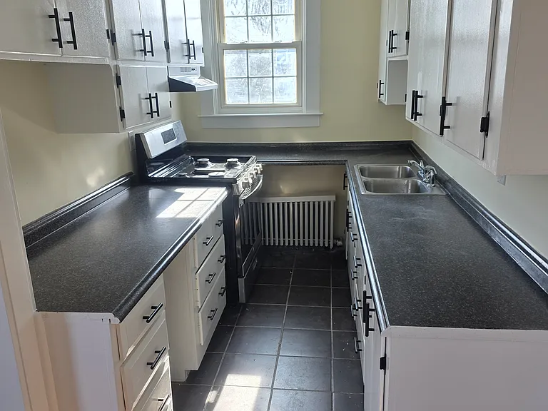 19 Stephen St #2 — Photo 17