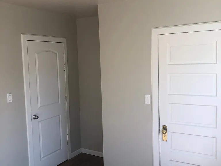 223 E Nevada St — Photo 16