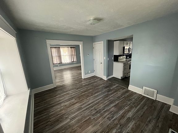 4th image of 545 Parkview Ave