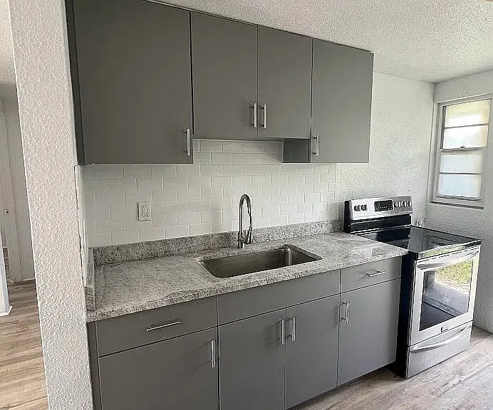 400 11th St W #412-C — Photo 2