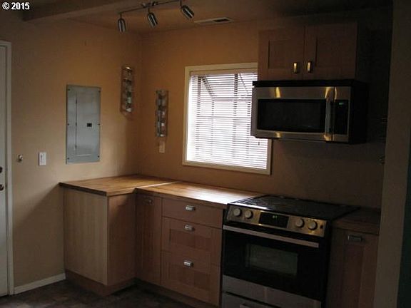 4th image of 3510 E 11th St