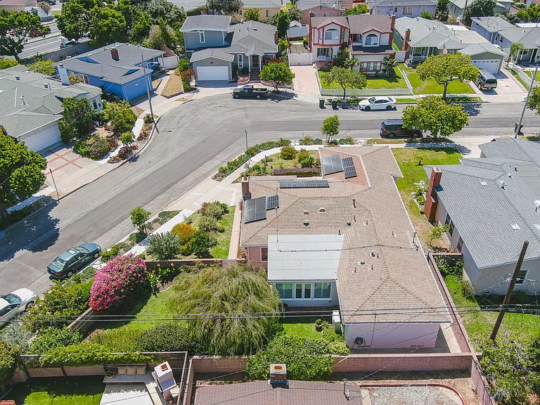 22826 Marjorie Ave — Photo 48