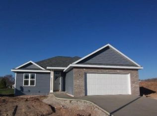 2031 Rushway Cir, De Pere, WI 54115
