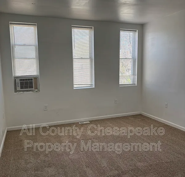 2023 W Lanvale St — Photo 9
