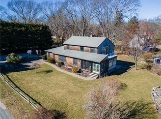 76 Plum Beach Rd, Saunderstown, RI 02874