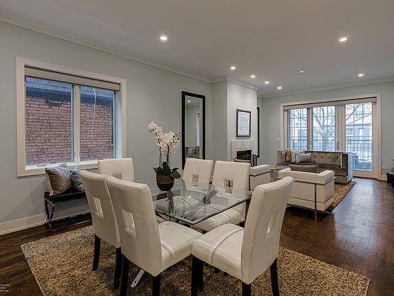 3rd image of 1038 W Diversey Pkwy #1E