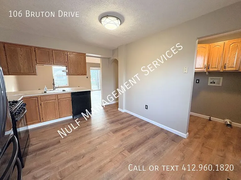 106 Bruton Dr — Photo 2