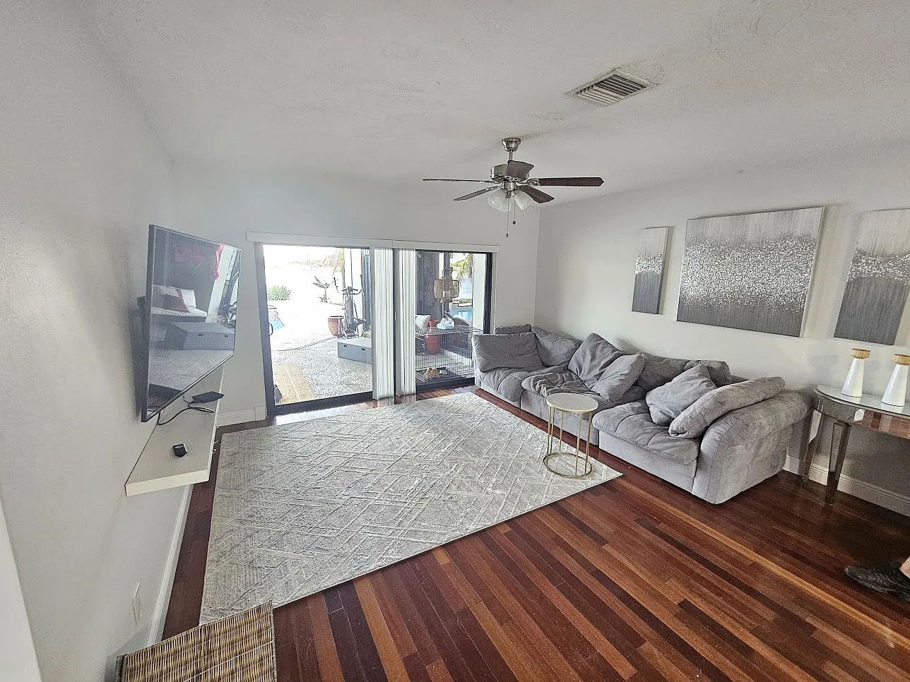 4 bed, 2242 sqft, $4,200 — Photo 4