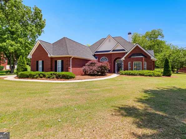 125 Lake Park Dr, Sharpsburg, GA 30277