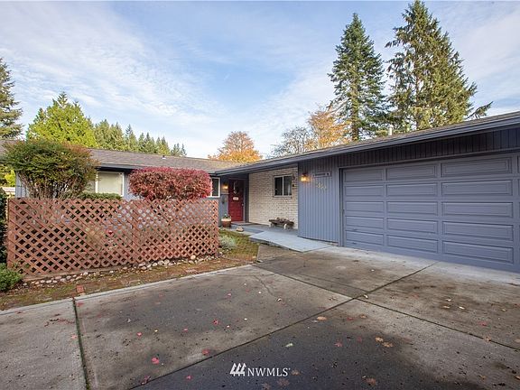 3rd image of 4530 Village Dr SE