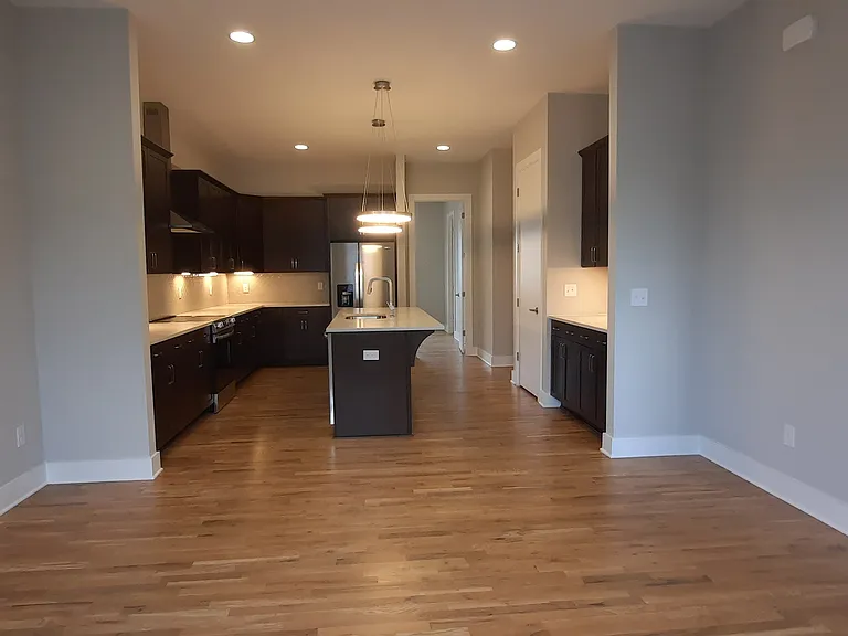 490 W Trinity Ln — Photo 10