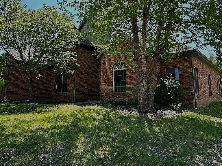 3802 E Regents Cir — Photo 16