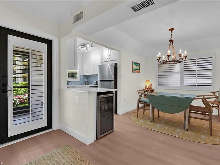 3200 Gulf Shore Blvd N #105 — Photo 9