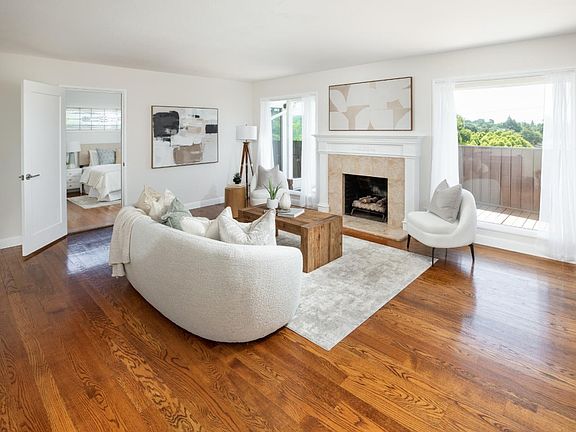 5th image of 1029 Lupin Way