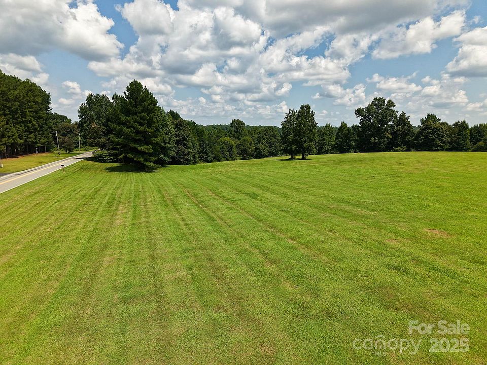 2nd image of 1818 Bolton Rd