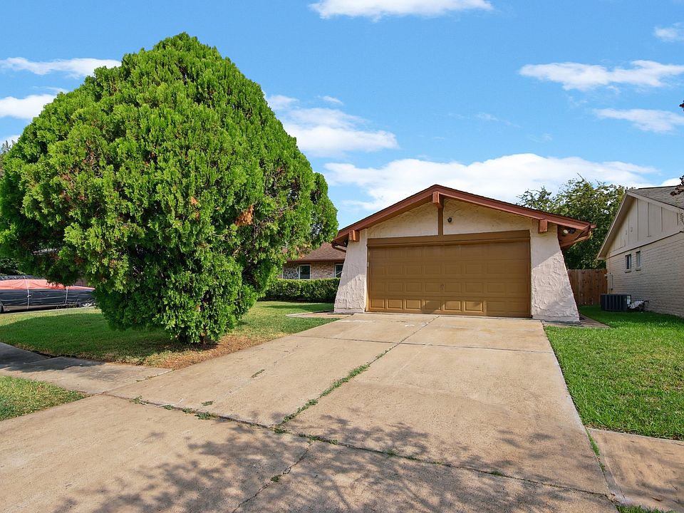 1st image of 13806 Towne Way Dr