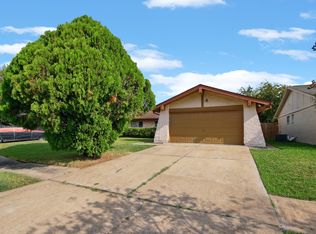 13806 Towne Way Dr, Sugar Land, TX 77498