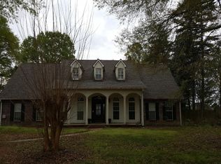 9976 Meadow Ln, Denham Springs, LA 70706