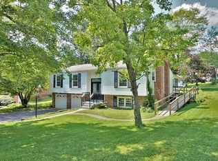 104 Thornwood Dr, Butler, PA 16001