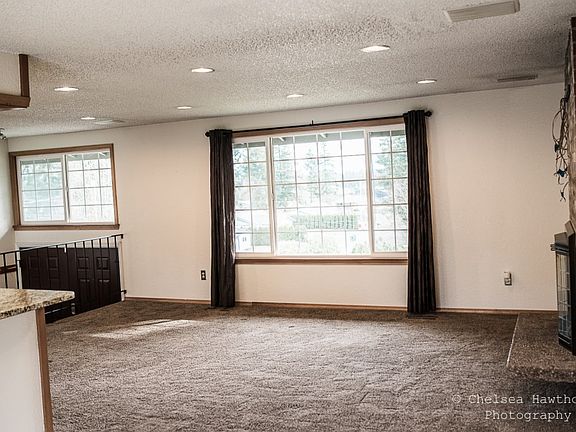 3rd image of 6703 194th Ave E