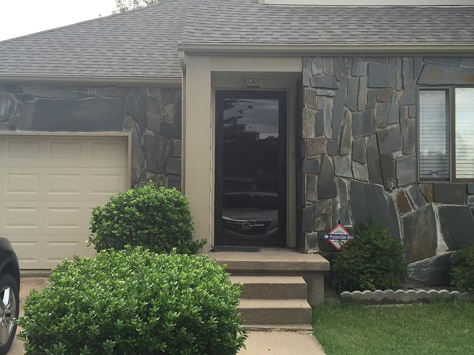 1st image of 437 N Sunnyslope Ct N