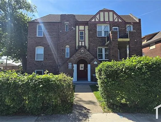4203 Cortland St #102