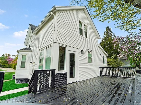 3rd image of 168 Kerby Rd