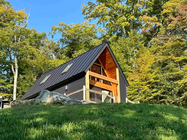219 Deerwood Hill, Londonderry, VT 05155