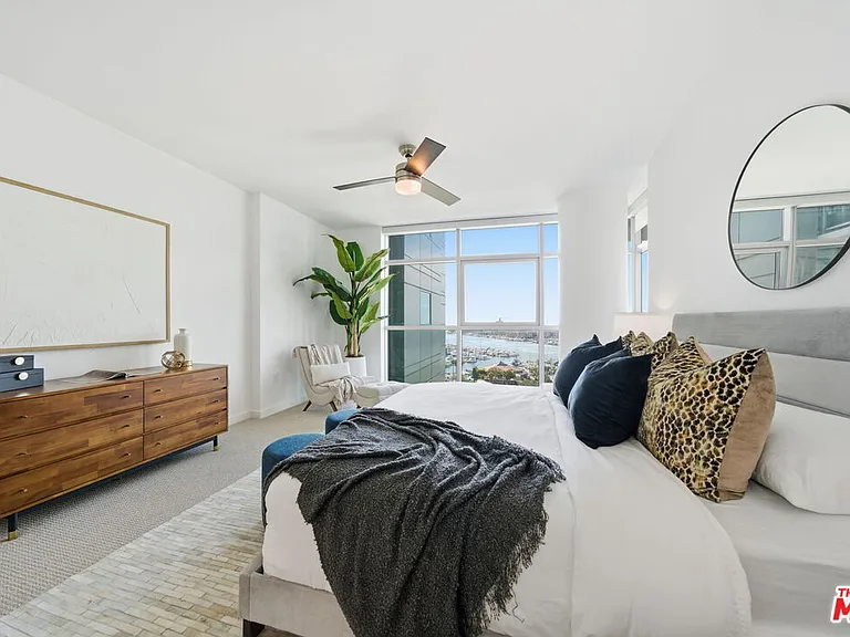 13650 Marina Pointe Dr #1603 — Photo 29