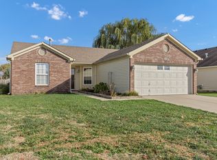 917 Runnymede Dr, Greenfield, IN 46140