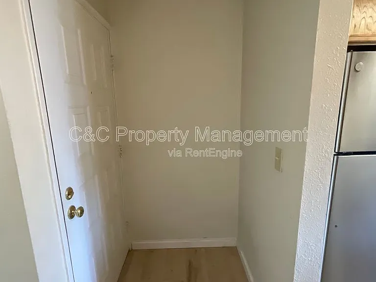6254 Joaquin Murieta Ave #B — Photo 11