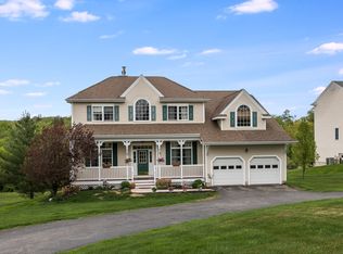 33 Wyndham Ln, Carmel, NY 10512