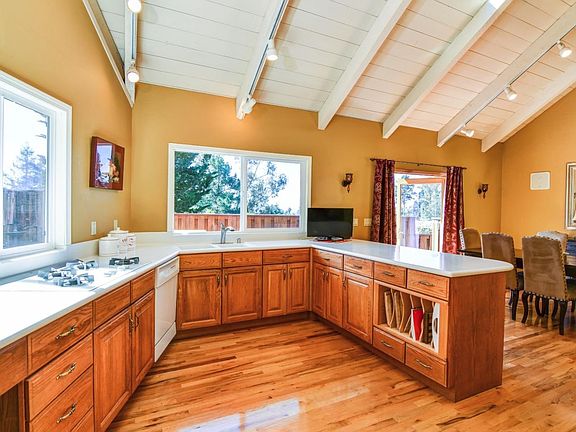 5th image of 553 Santa Marguarita Dr