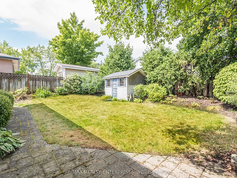 8 Weber Dr — Photo 21