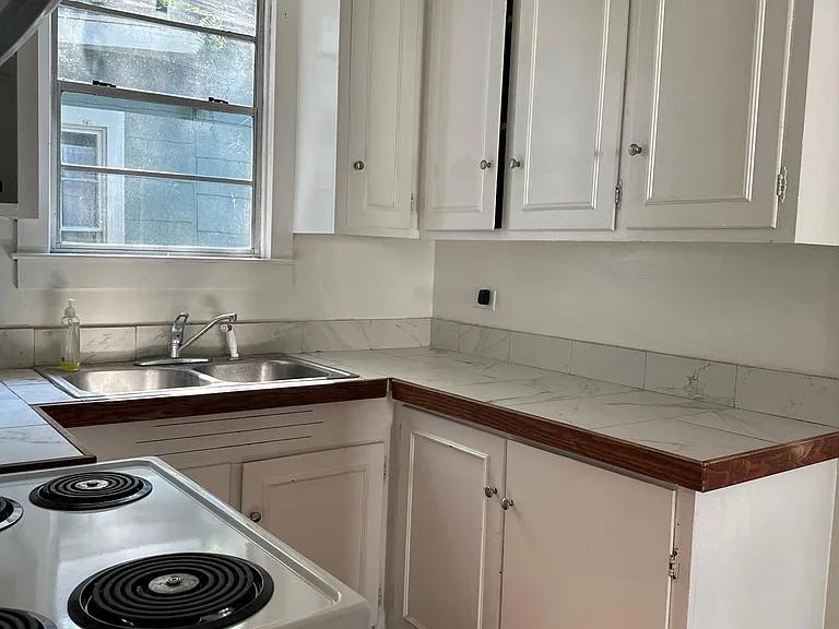 1713 Oleander St — Photo 8