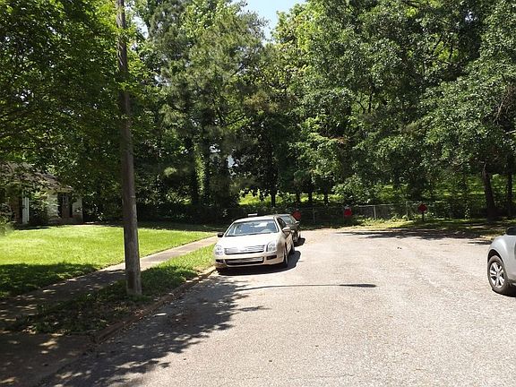 4th image of 3757 Wychemere Dr