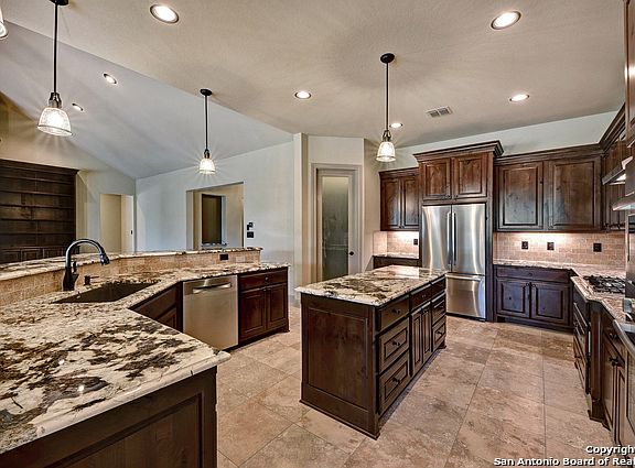 5th image of 108 Oak Valley Dr