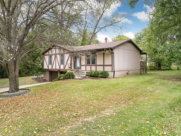 2nd image of 2615 Karnes Rd