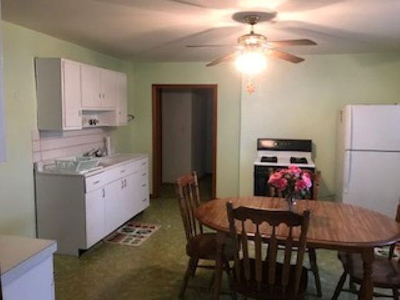 5th image of 1109 E Scott St