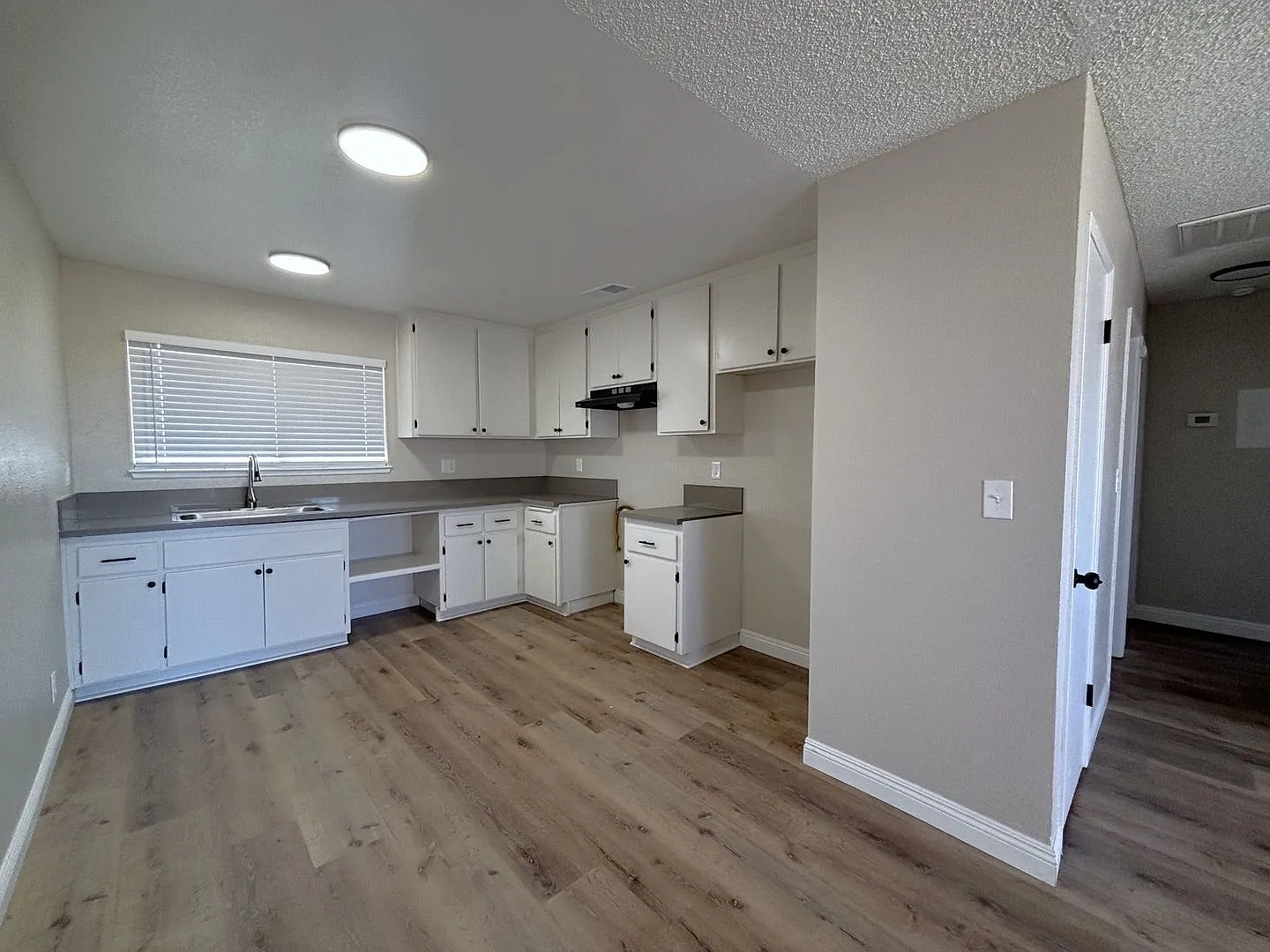 8700 California City Blvd. — Photo 2