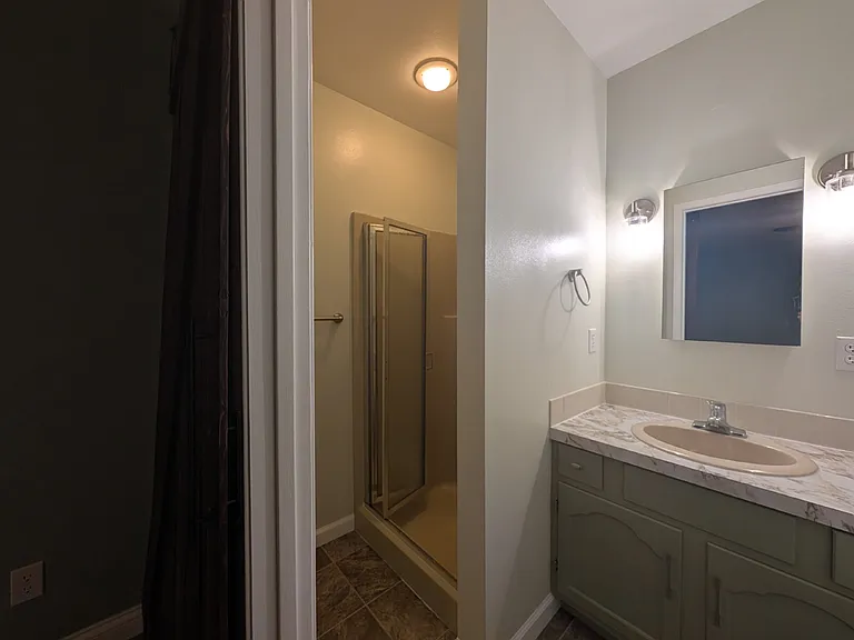 2408 S Gladys Ave — Photo 17