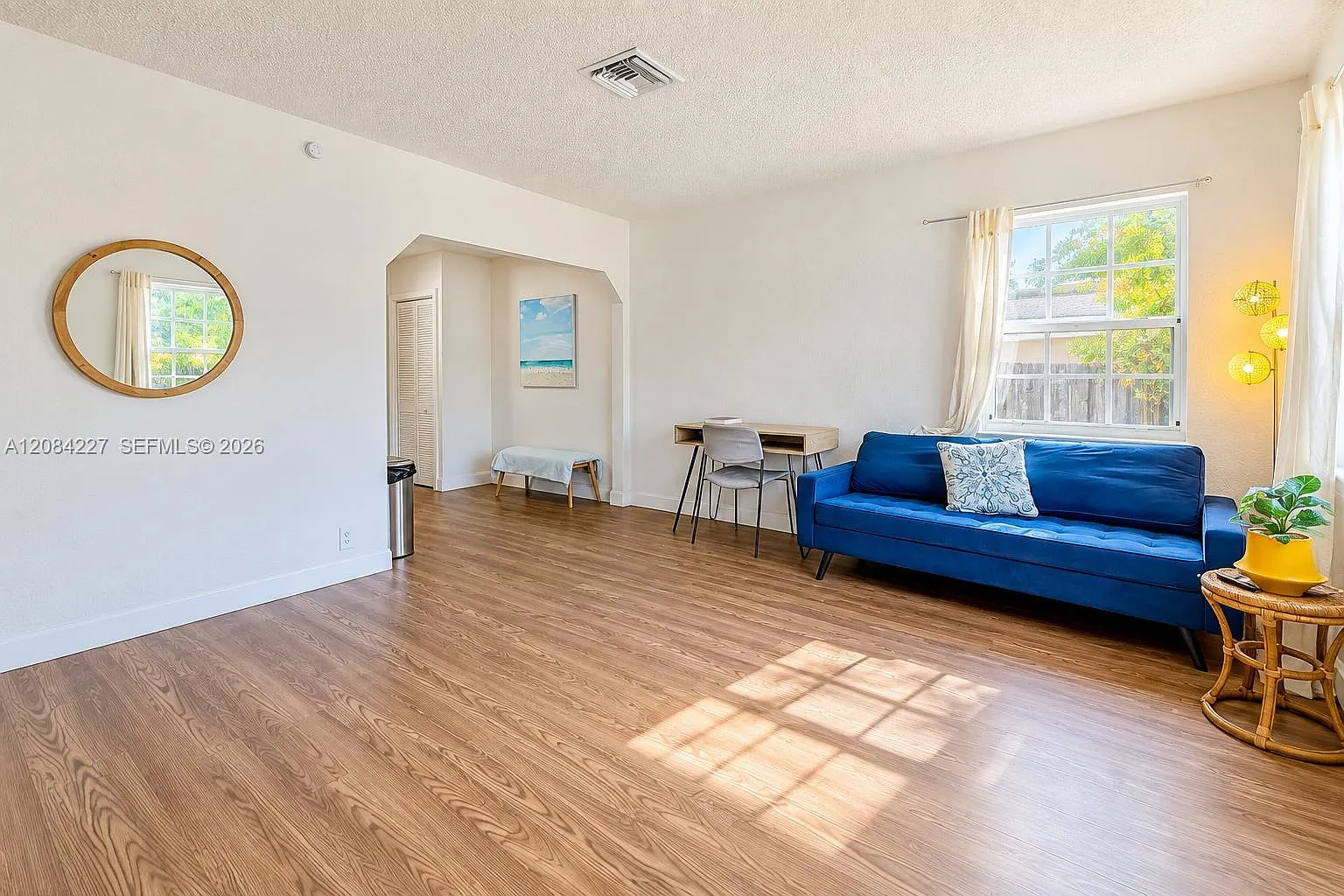 South Hollywood Amd Plat — Photo 2