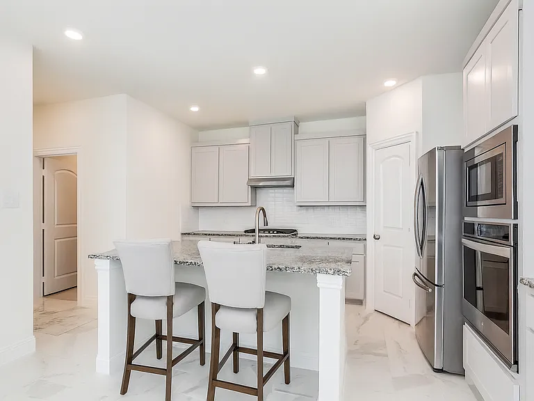 337 Gleneagles Dr — Photo 10