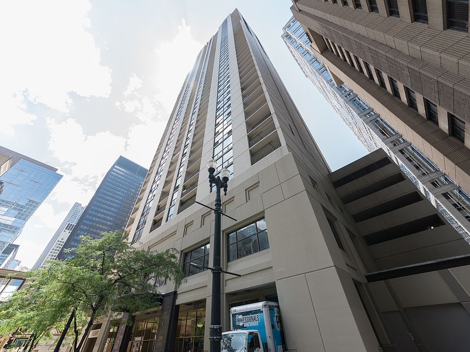 1st image of 200 N Dearborn St Unit 2507